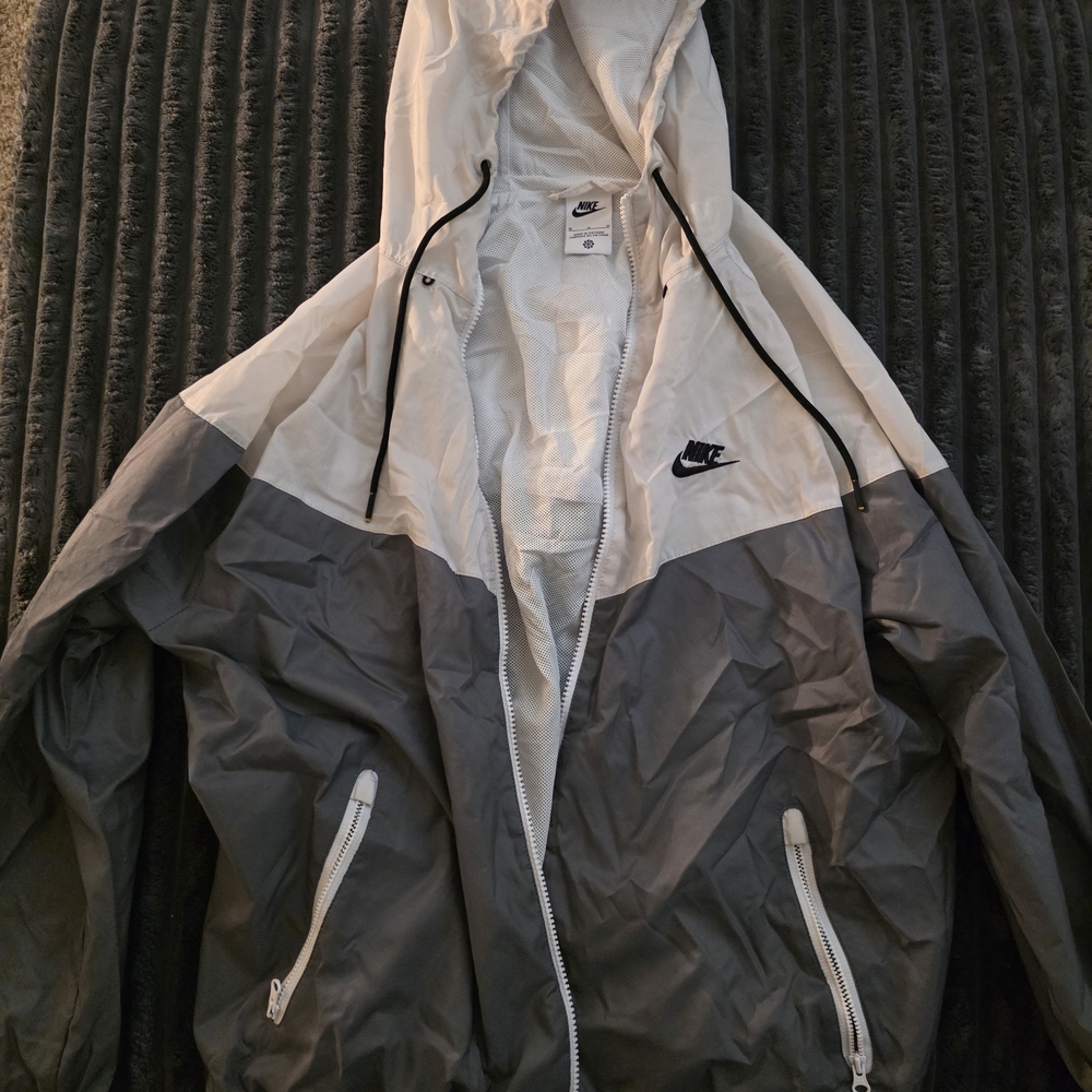 Nike Men’s Hooded Colorblock Windbreaker in White and Gray